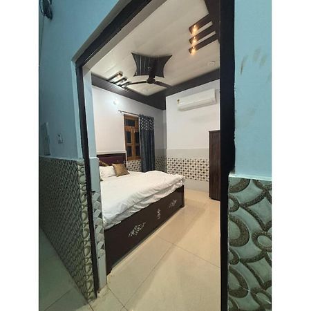 Rudra Inn Ayodhya Eksteriør billede